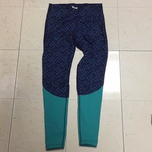 Blue & Teal Old Navy High Waisted Compress Legging